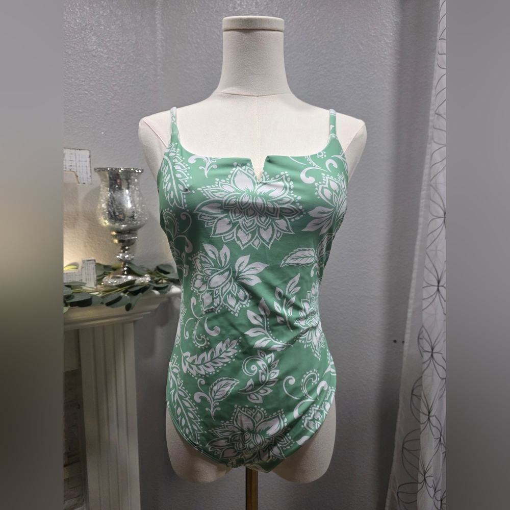 NEW Endless Sun Paisley Print Swimsuit